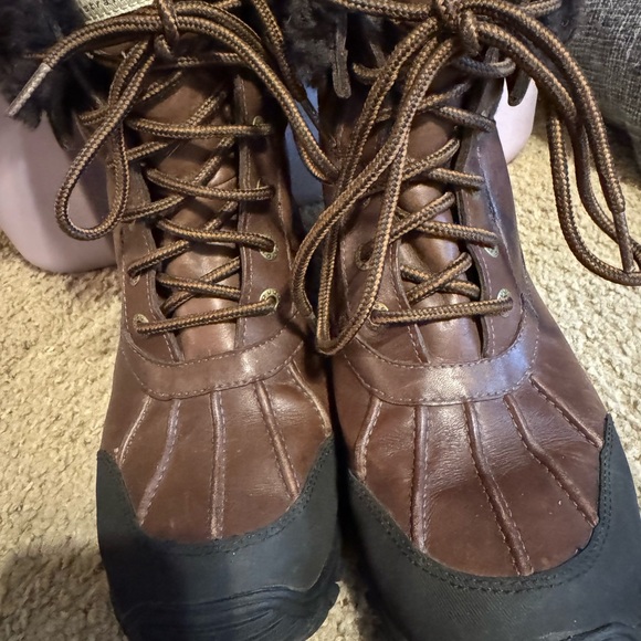 UGG Women’s Adirondack Chocolate and Charcoal Boots - Picture 2 of 8